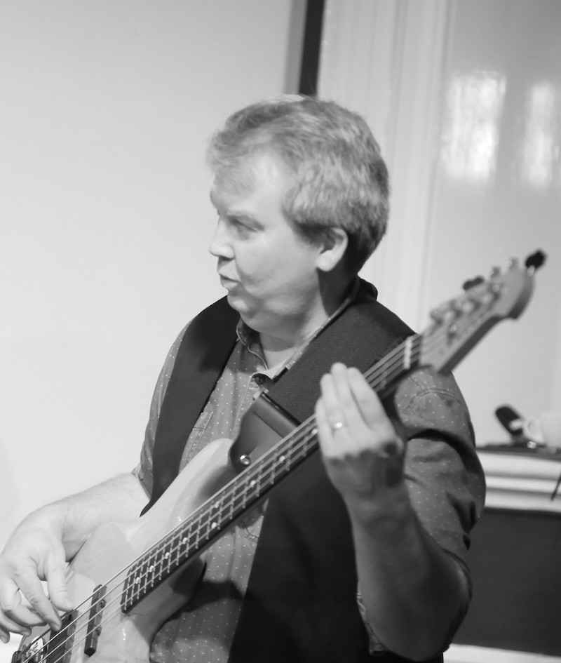 Grant Tunbridge bass player bluescamp uk